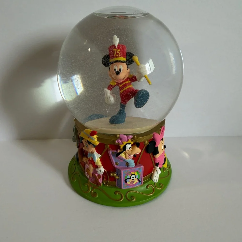 Disney Store Mickey Mouse 75th Anniversary Bandleader Musical Snow Globe Drum